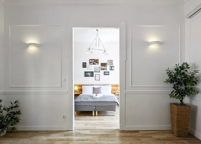 3 In The Beautiful Street Apartament