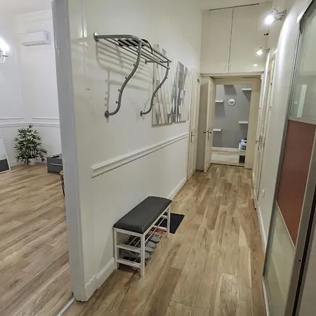 Apartman 3 In The Beautiful Street Budapest