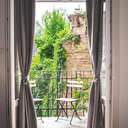 3 In The Beautiful Street Apartman Budapest