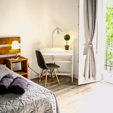 3 In The Beautiful Street Apartman